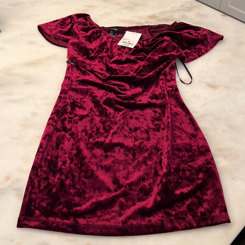 Forever 21 burgundy velvet off shoulder dress. New with tags. Size small